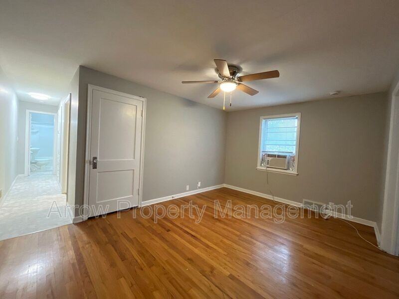 1515 S 11th St #5 - Photo 3 of 11