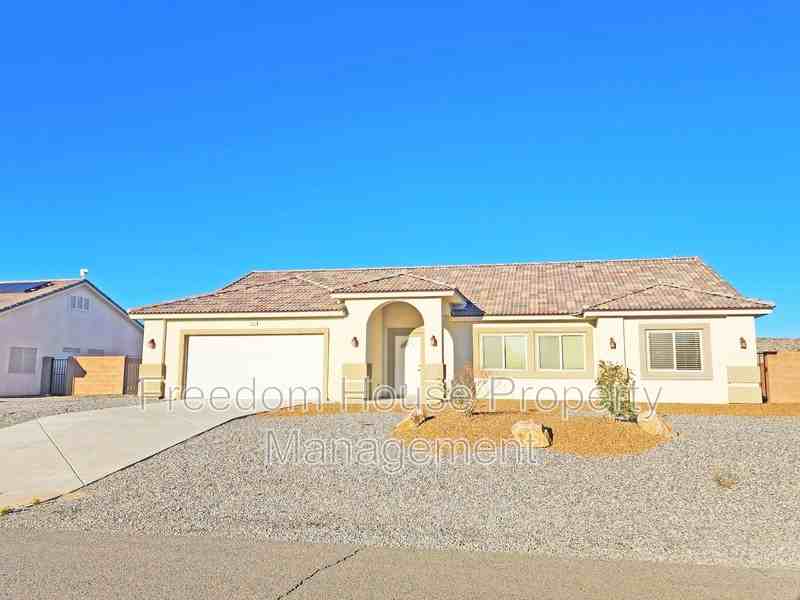 4920 Honey Locust Dr - Photo 2 of 45