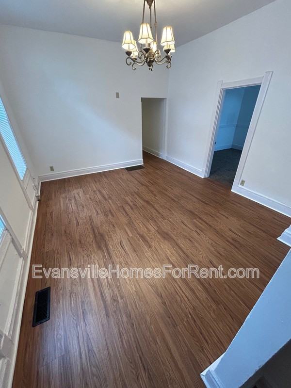 404 E Virginia St - Photo 3 of 13