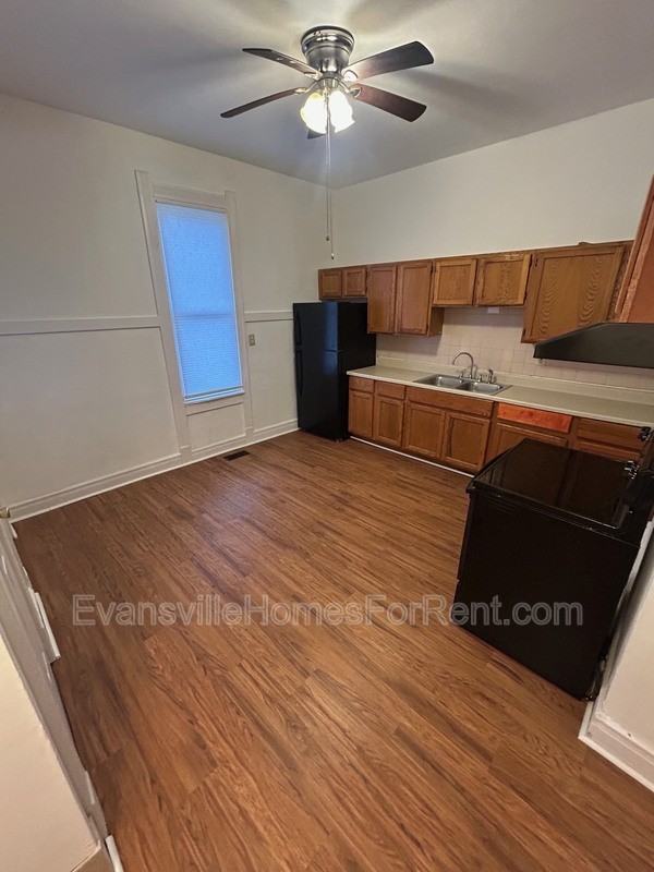 404 E Virginia St - Photo 5 of 13