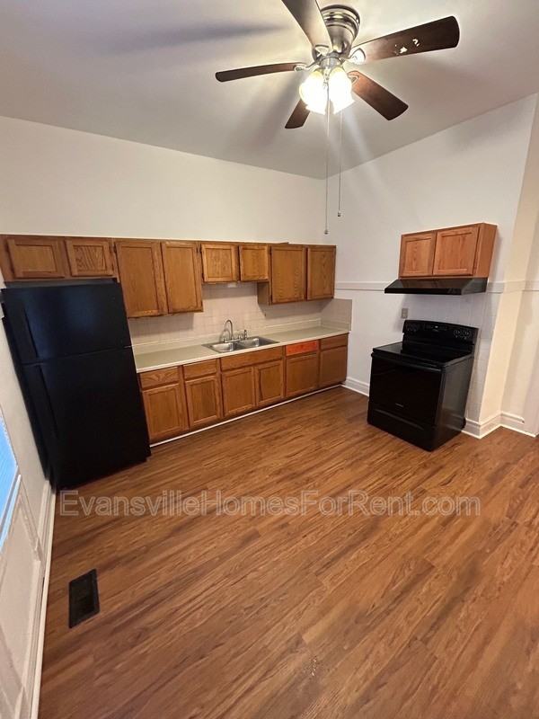 404 E Virginia St - Photo 6 of 13