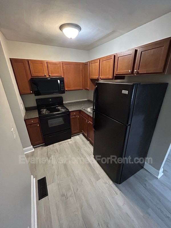 2724 Stringtown Rd - Photo 3 of 5