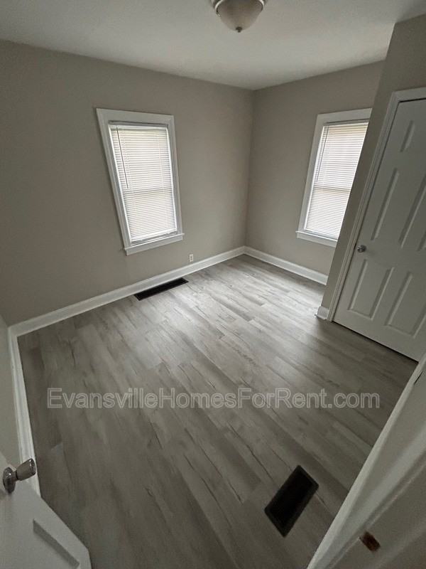 2724 Stringtown Rd - Photo 4 of 5