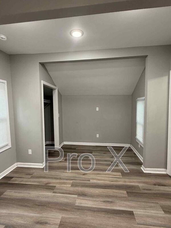609 W 9th St #609W9thST - Photo 4 of 10