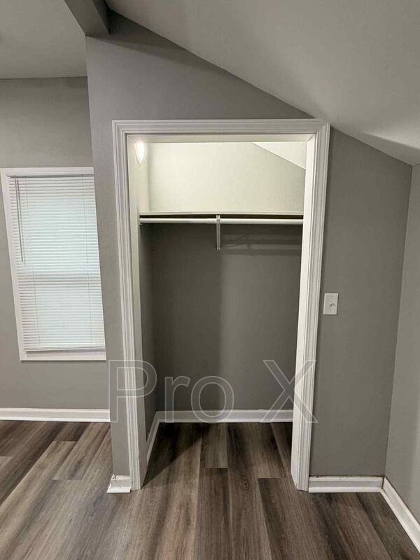 609 W 9th St #609W9thST - Photo 5 of 10