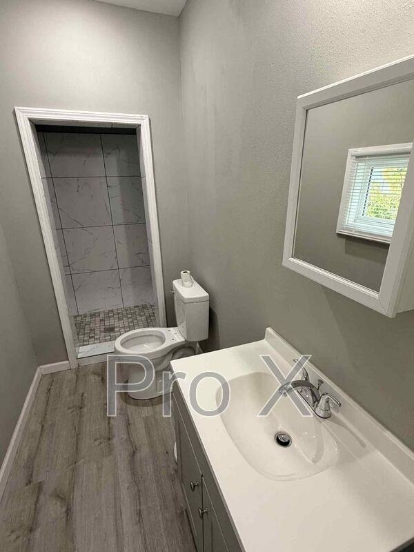 609 W 9th St #609W9thST - Photo 6 of 10