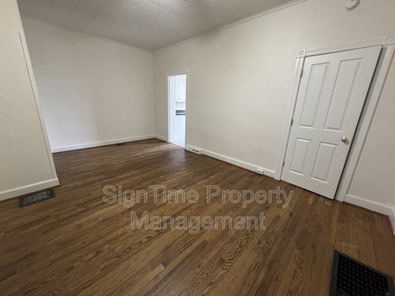 40-42 East Franklin Street - Photo 4 of 20