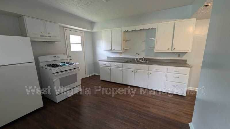 1111 24th Street #1111-1 - Photo 2 of 7