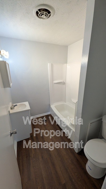 1111 24th Street #1111-1 - Photo 4 of 7