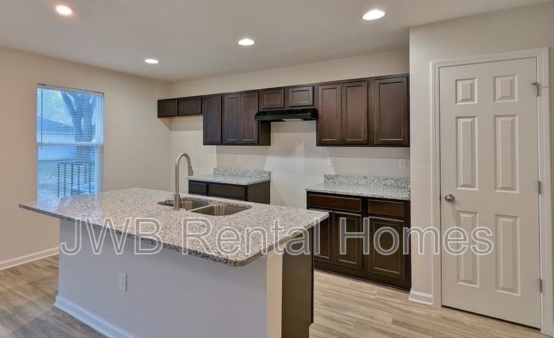 8609 Susie Street - Photo 3 of 8