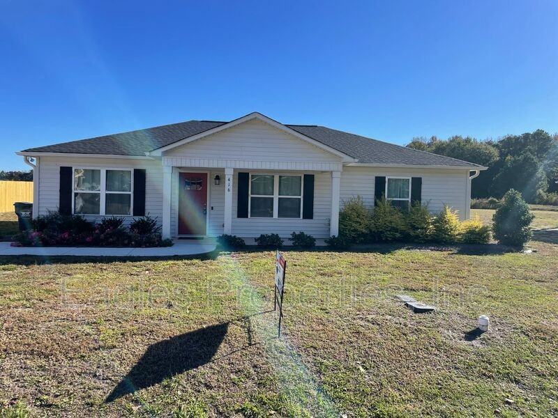 416 Wade St - Photo 2 of 12