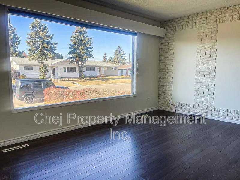 13411 61 Street NW - Photo 2 of 14