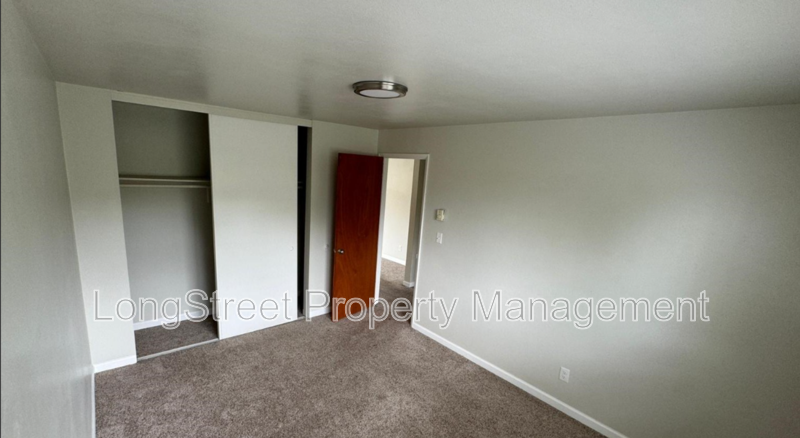 355 Sw 10th St #7 - Photo 5 of 11