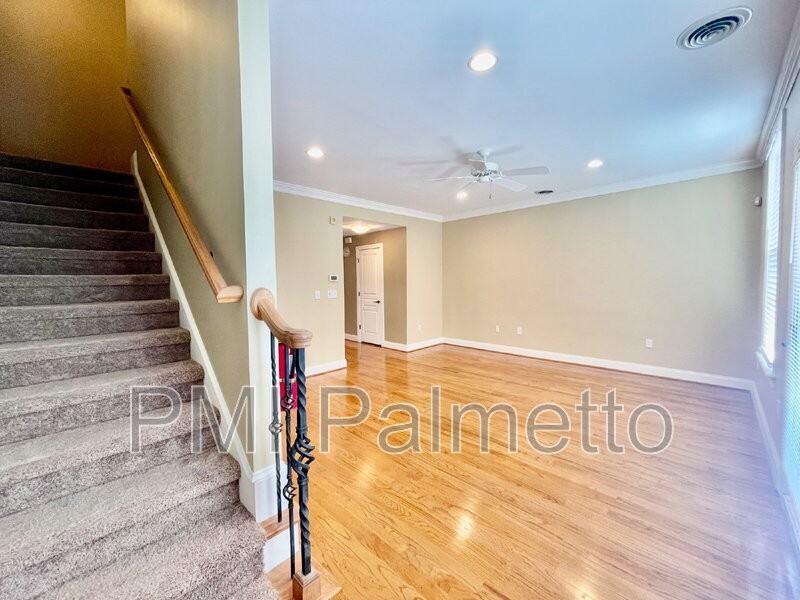 1316 Pulaski St - Photo 4 of 33