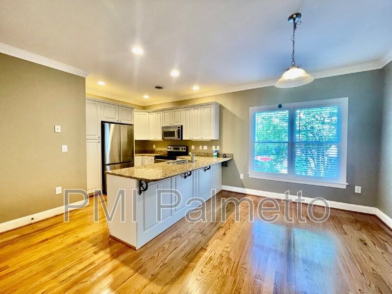 1316 Pulaski St - Photo 7 of 33