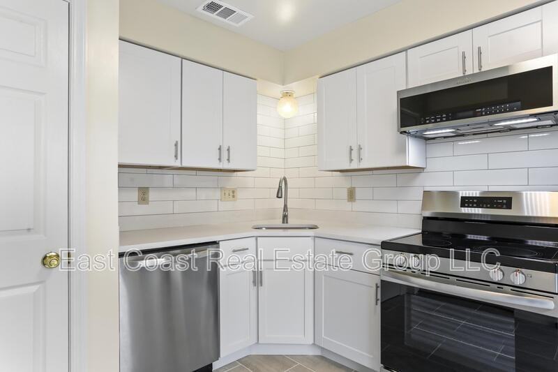 9114 Ridgefield Ln - Photo 6 of 38