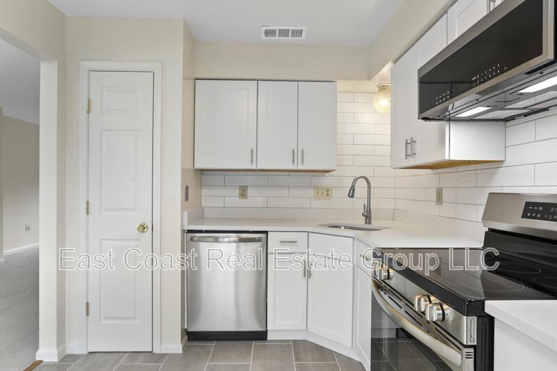 9114 Ridgefield Ln - Photo 7 of 38