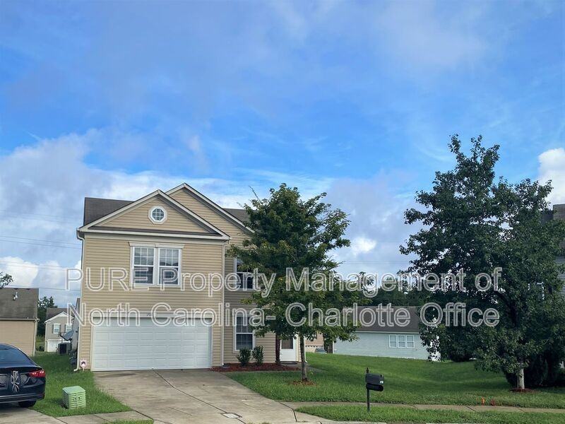 1708 Larne Cir - Photo 2 of 50