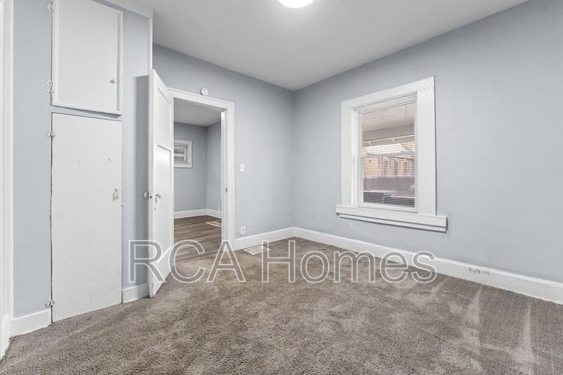 1411 N Belleview Pl - Photo 5 of 10