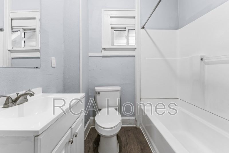 1411 N Belleview Pl - Photo 6 of 10