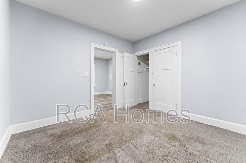 1411 N Belleview Pl - Photo 7 of 10