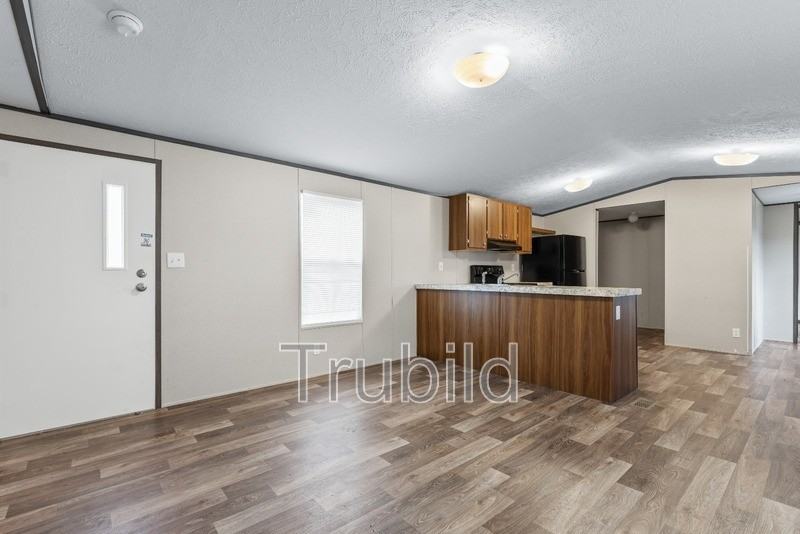 155 S King Charles Ct - Photo 2 of 8