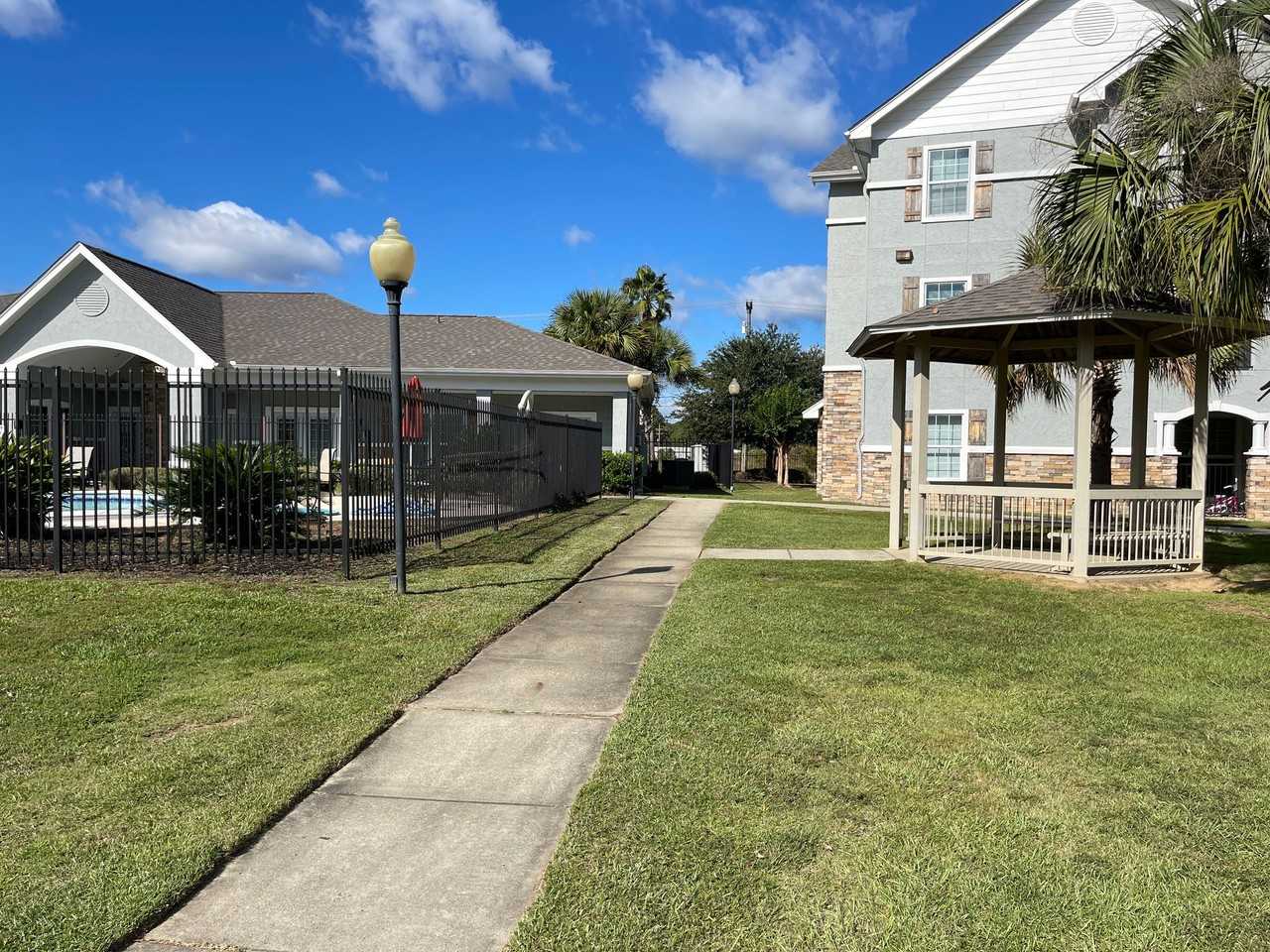 Breaker's Residential - Photo 3 of 9