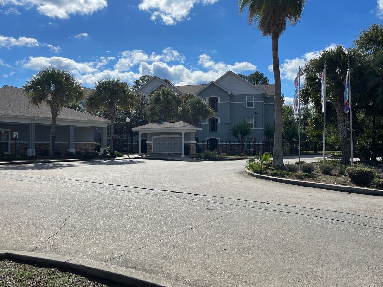 Breaker's Residential - Photo 5 of 9