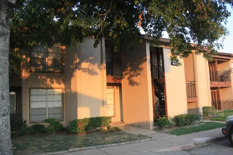 Twin Oaks - Photo 2 of 3