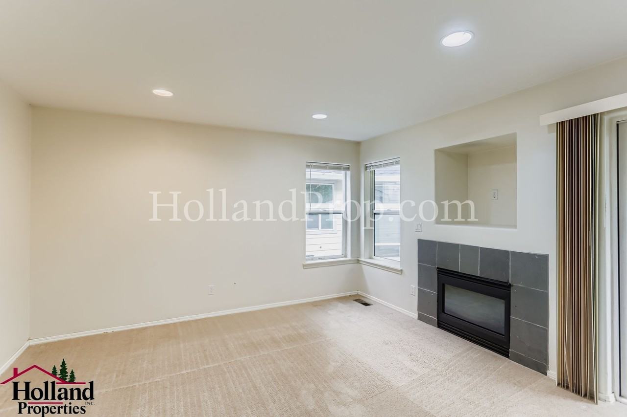 3062 Lazy River Dr - Photo 5 of 23