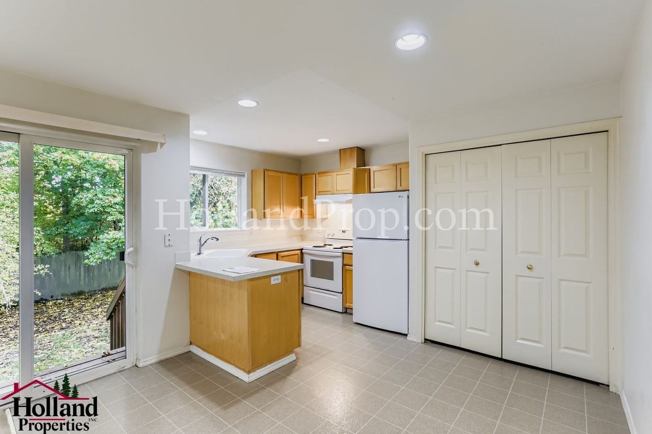 3062 Lazy River Dr - Photo 6 of 23