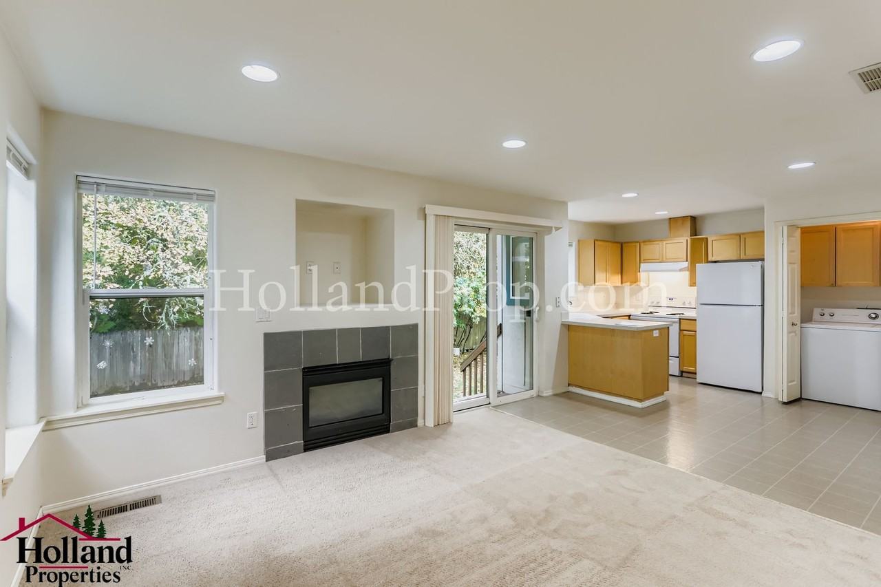 3062 Lazy River Dr - Photo 7 of 23