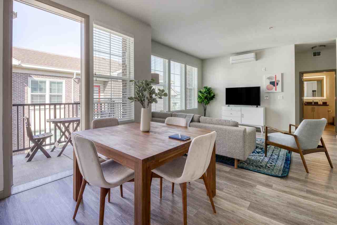 The Mason - Photo 3 of 48