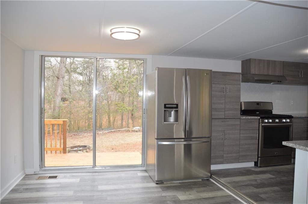 3227 Hilltop Cir - Photo 2 of 17