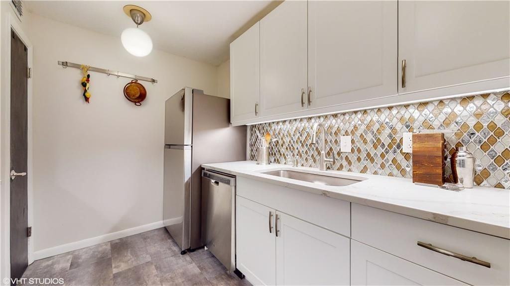 1177 Church St ##C - Photo 6 of 27