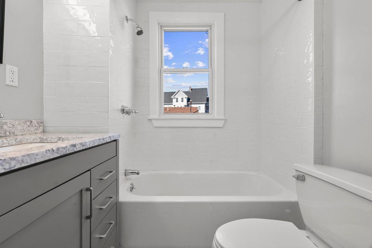 228 Cooke St ##2 - Photo 6 of 10