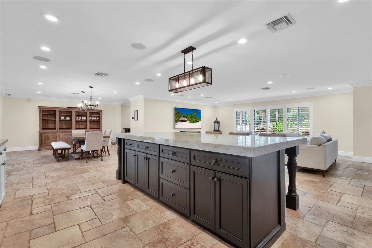 14701 Sunset Ln - Photo 3 of 50