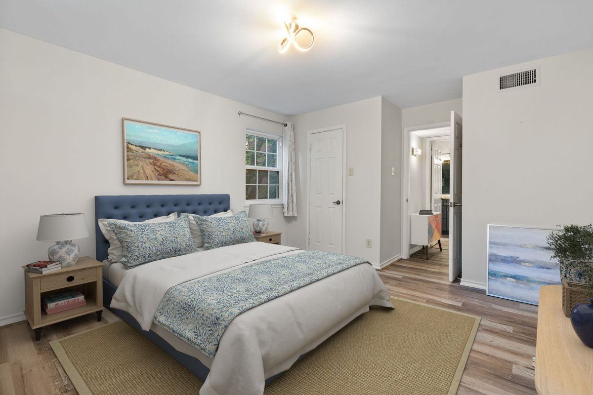 1515 Lincoln Way - Photo 3 of 7