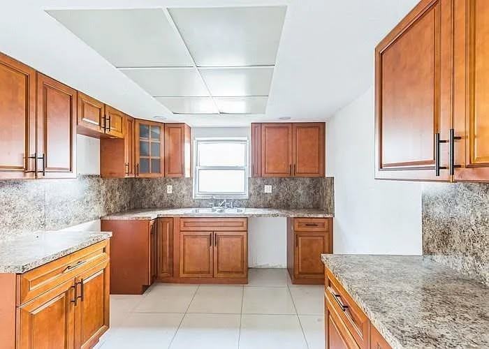 8008 Southwest 6th Street - Photo 3 of 9