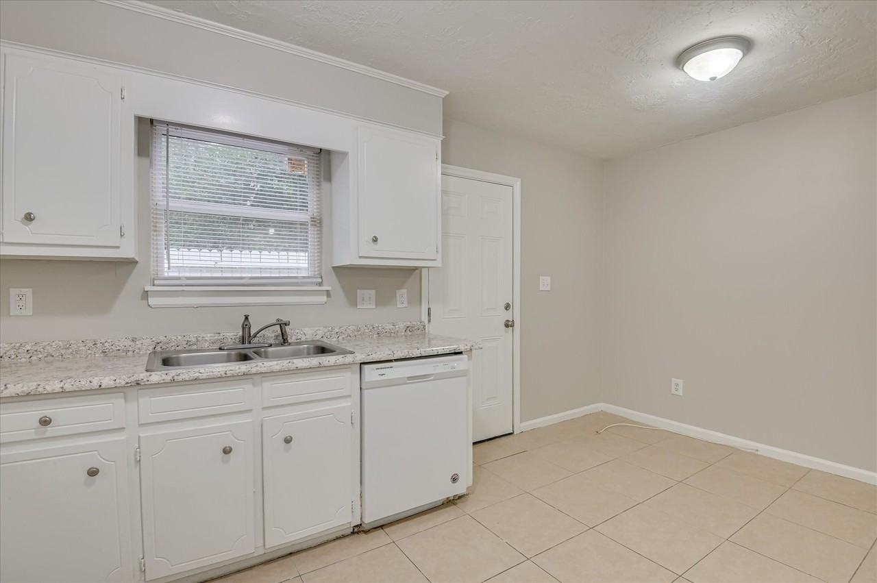 Chalet North Court - Photo 2 of 36