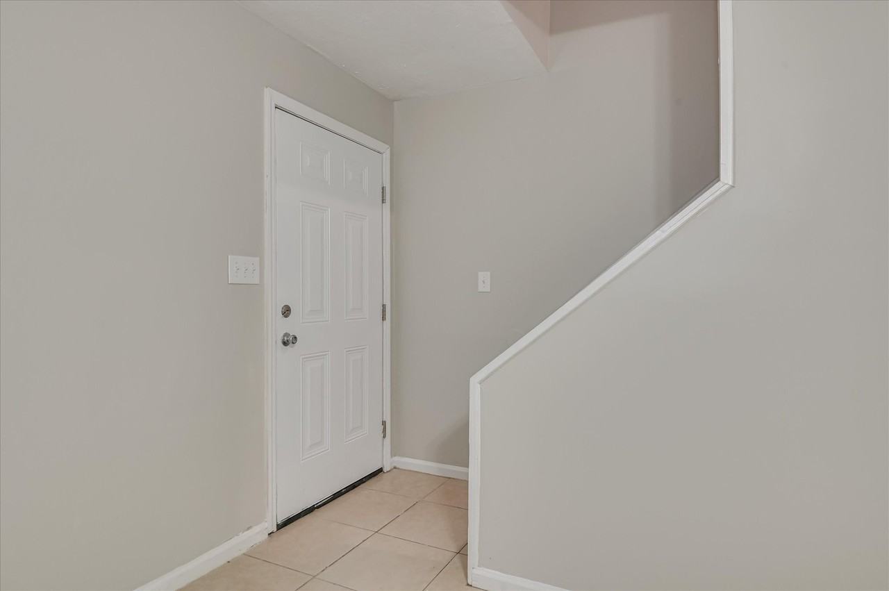 Chalet North Court - Photo 3 of 36