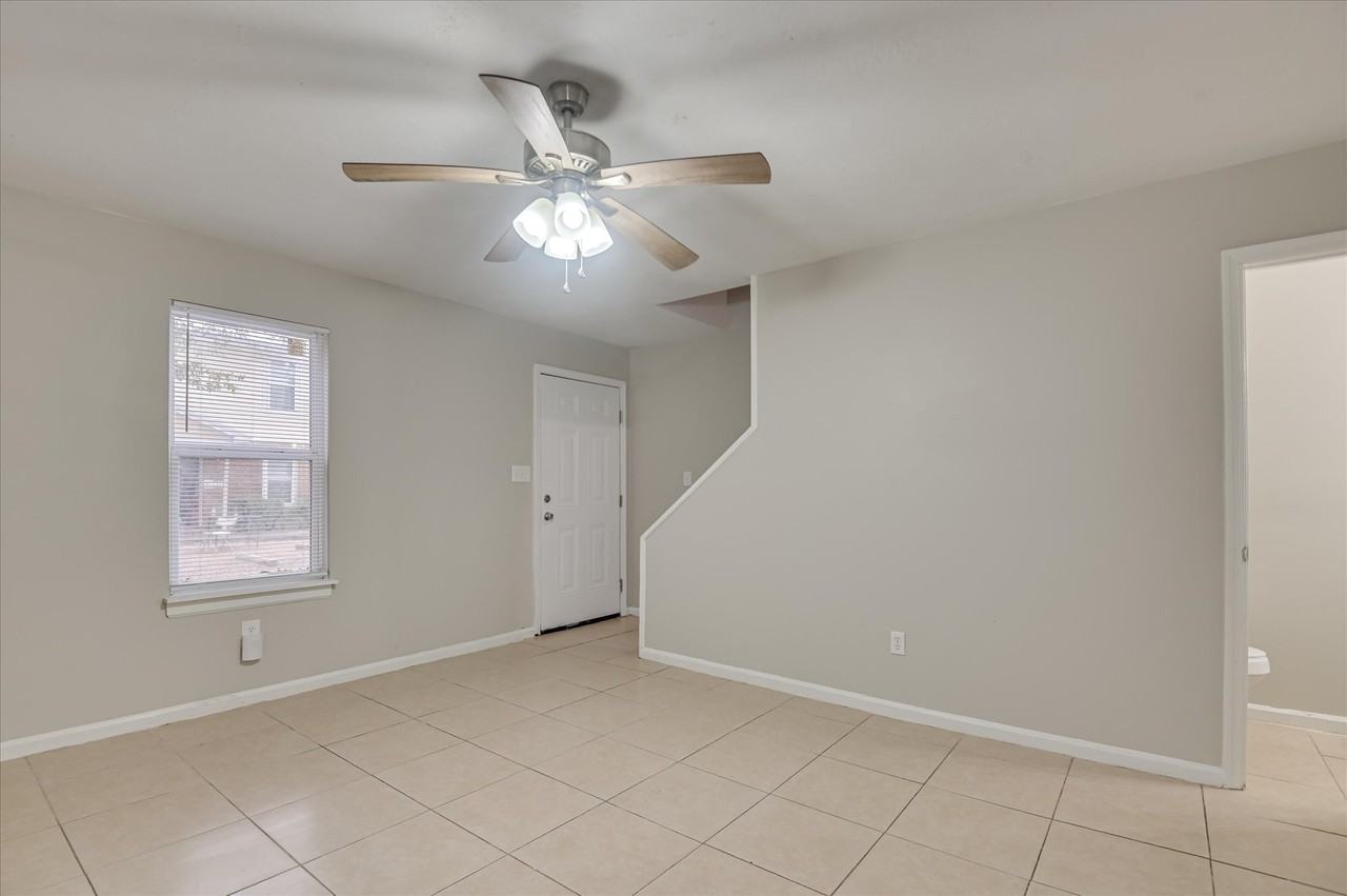 Chalet North Court - Photo 6 of 36