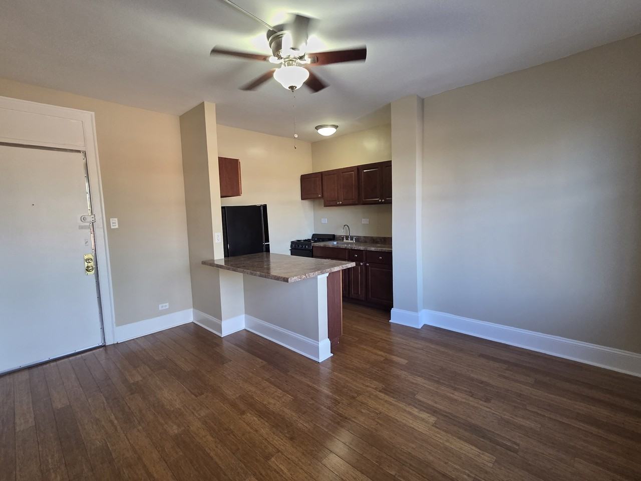 5326 S. Cornell - Photo 2 of 27