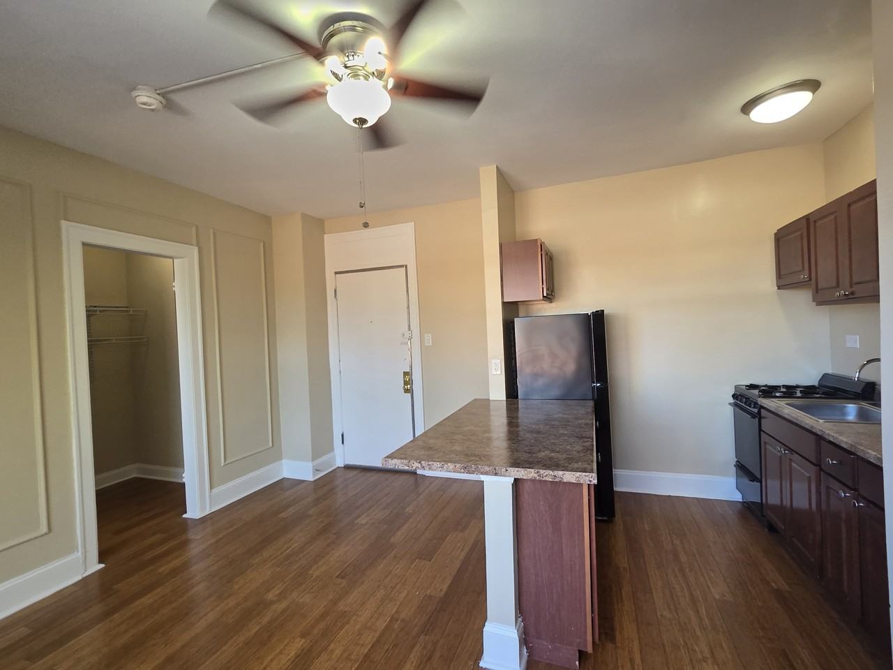 5326 S. Cornell - Photo 3 of 27