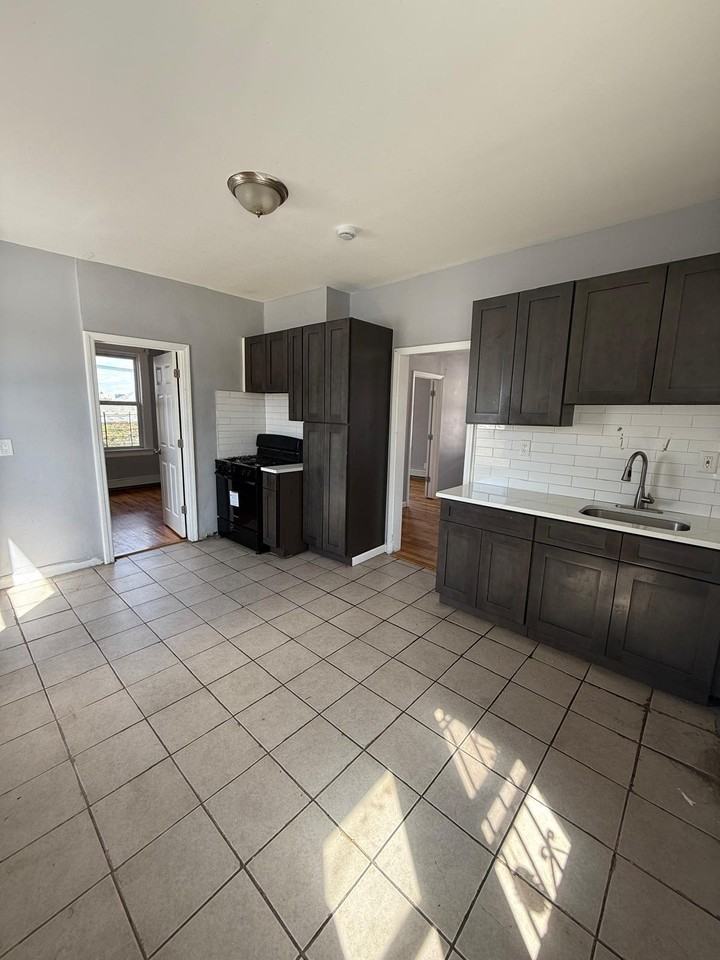 544 Grove St /NORTHEAST GROVE STREET NJ LLC - Photo 7 of 12