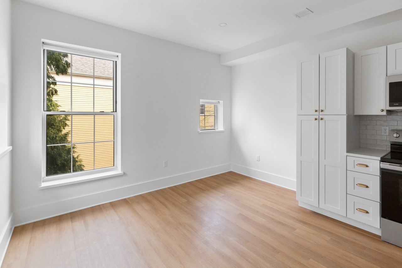 180 George M Cohan Boulevard - Photo 7 of 44