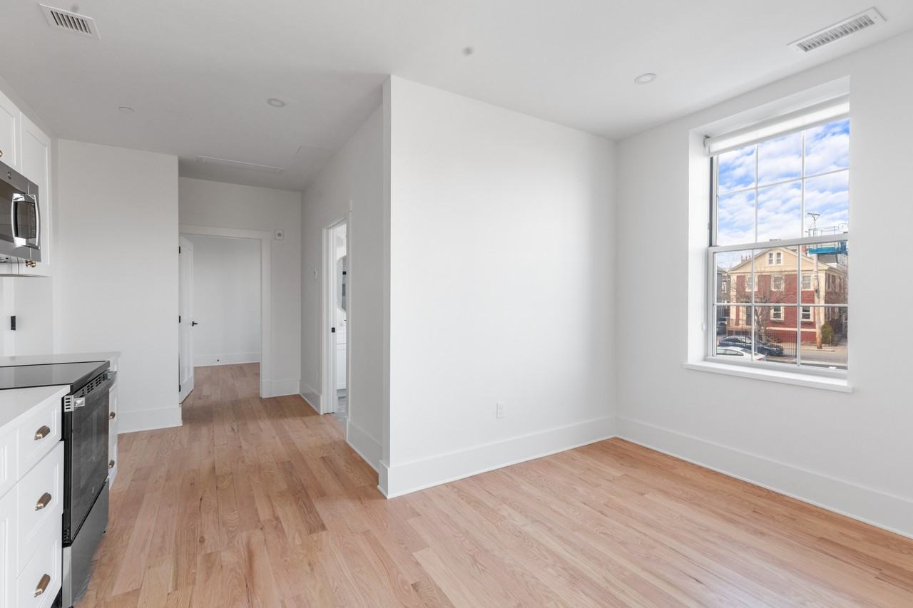 180 George M Cohan Boulevard - Photo 6 of 50