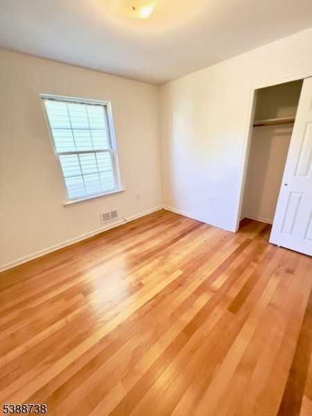 239 Bond Street - Photo 3 of 6