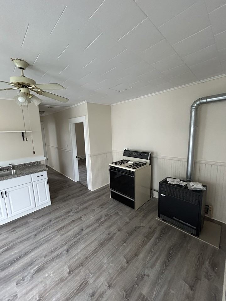 364 Hamilton Street - Photo 3 of 7