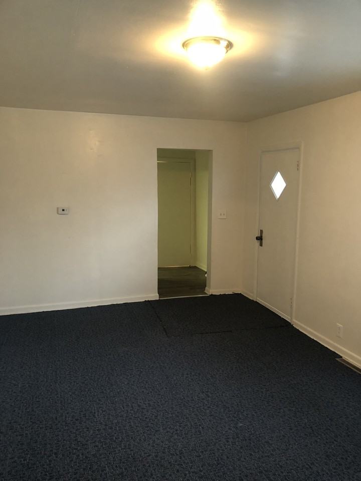 553 Ranger St (lower) - Photo 5 of 8